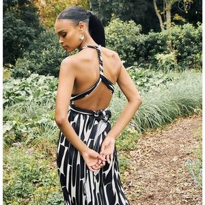 Mailys Hera Print Convertible Dress
DIARRABLU - NEVER WORN